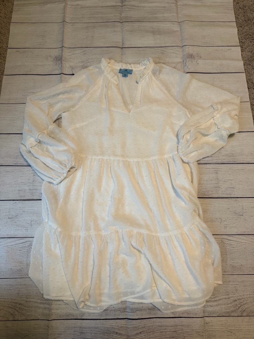 Women's CeCe White Swiss Dot Peasant Dress - Picture 2 of 7
